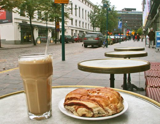 coffee-cinnamon-bun