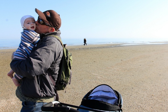 Traveling with a baby as seen on http://www.skimbacolifestyle.com/2012/08/traveling-with-baby.html