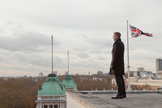 James Bond Skyfall review Daniel Craig, james bond, 007, skyfall review, movie review