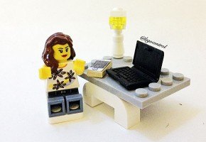 Lego figure with computer, photo by @legocontrol