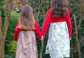 Christmas card_sisters
