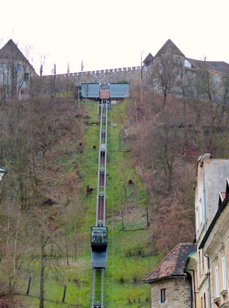 Ljubljana-Castle-funicular.jpg